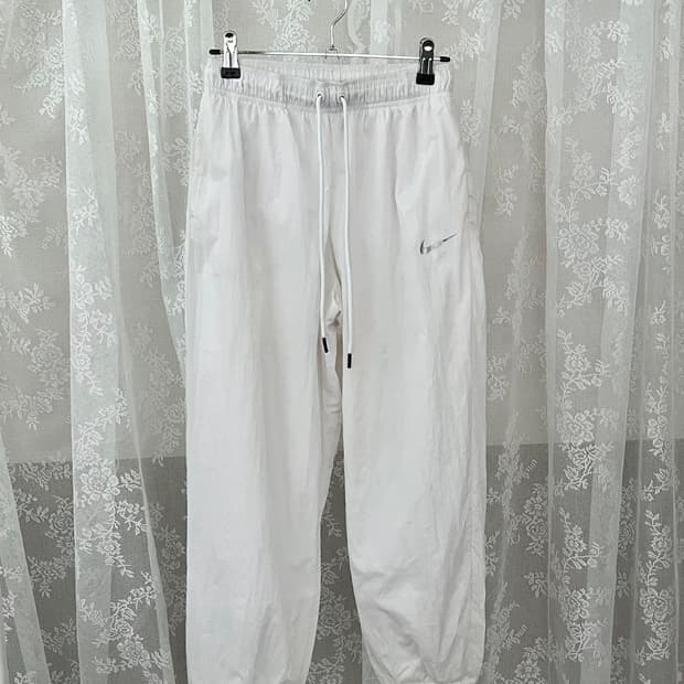 S) 나이키 스우시 나일론 조거 팬츠 화이트