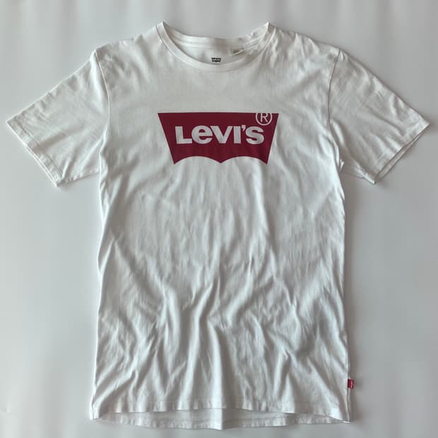 리바이스 클래식 배트윙 레드 로고 화이트 티셔츠