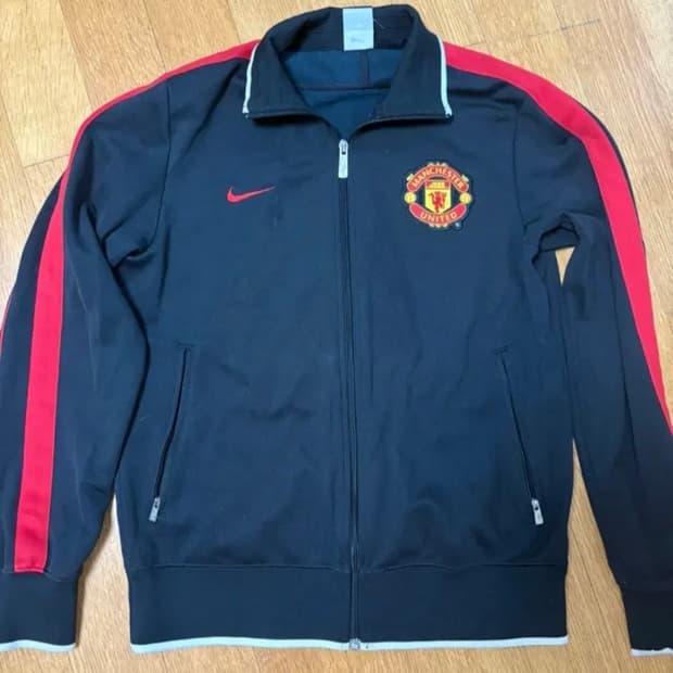 나이키 맨유 트랙탑 (실착 사진)