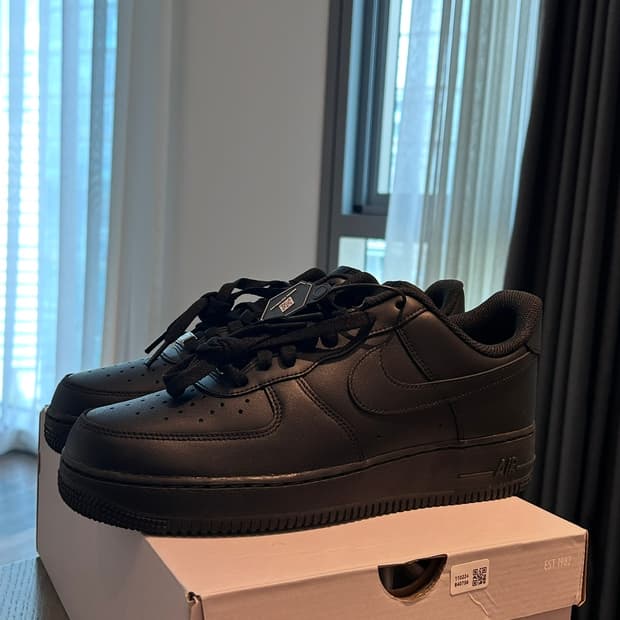 나이키 에어포스 블랙 280