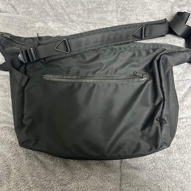 하아카이브 크로스백