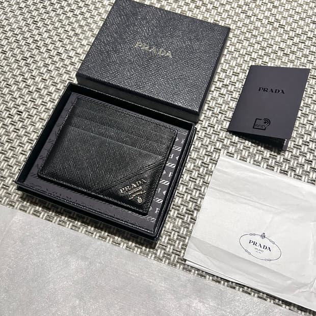[새상품급] 프라다 사피아노 카드지갑