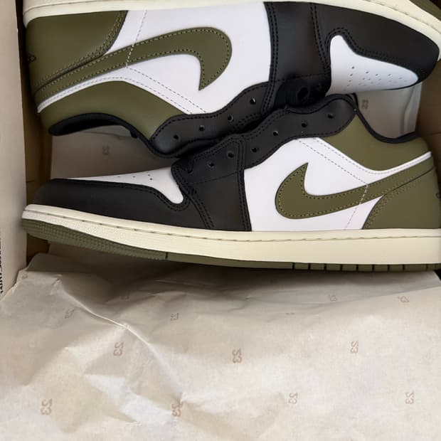 조던1 로우 블랙 미디움 올리브