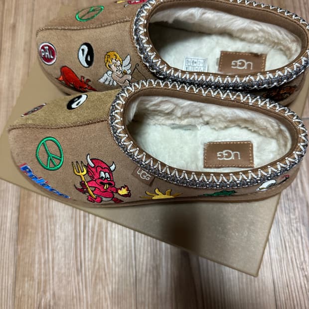 팔라스  X 어그 타스만 US8(260) 판매합니다.