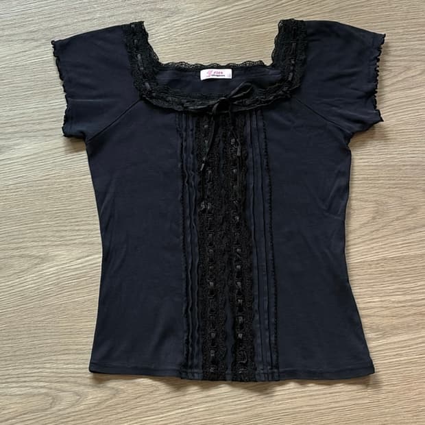 ribbon lace square neck T