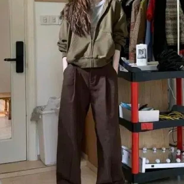 히피베 Hellooo Eat 플리츠 스트레이트 캐주얼 팬츠 브라운 XS