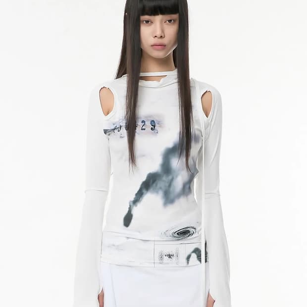 플레어업 컷 아웃 터틀넥 롱슬리브 화이트