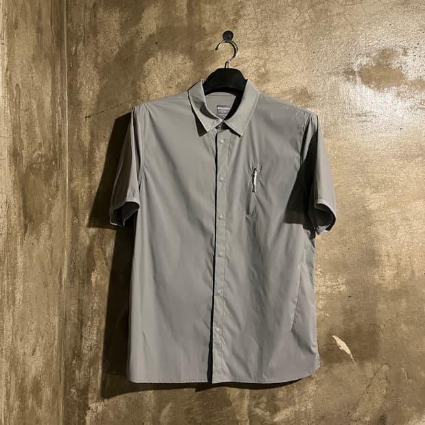 디스커버리 나일론 반팔 셔츠