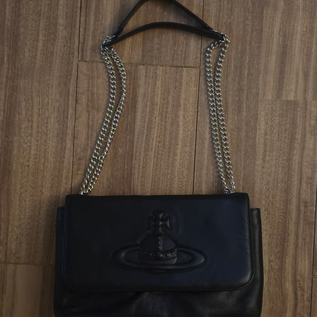 Vivienne Westwood 빅로고 레더 숄더백