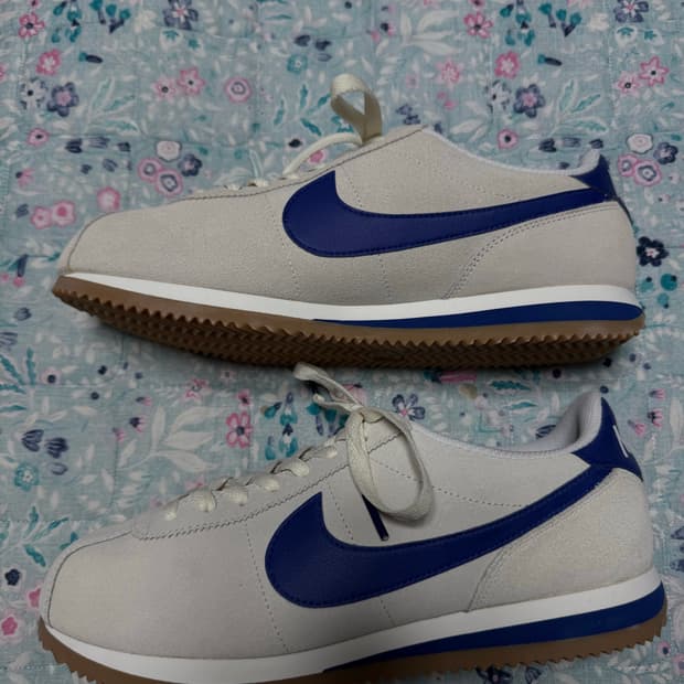 (W) 나이키 코르테즈 애슬레틱 디파트먼트 페일 아이보리 딥 로얄 블루 