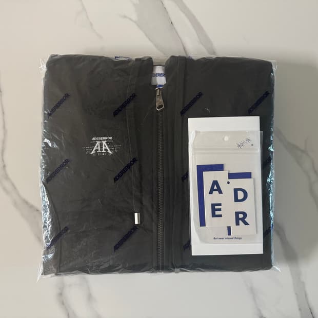 아더에러 놀크 로고 후드집업 카키 주우재 착용