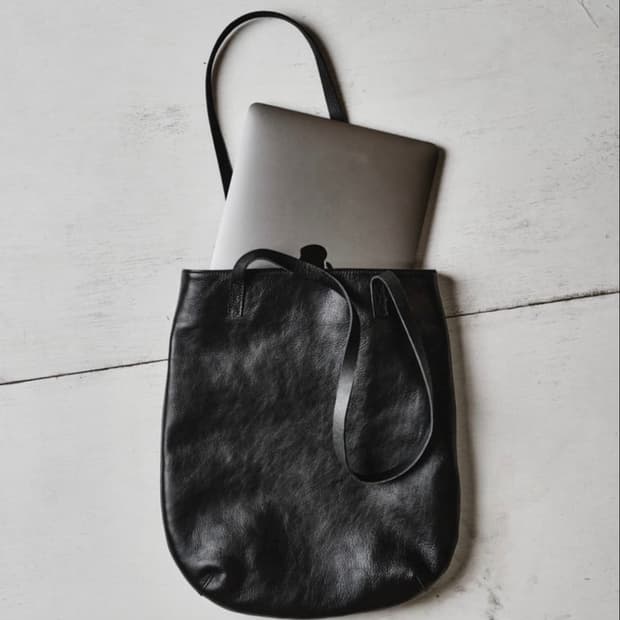 모노프리베 Textured Leather Tote