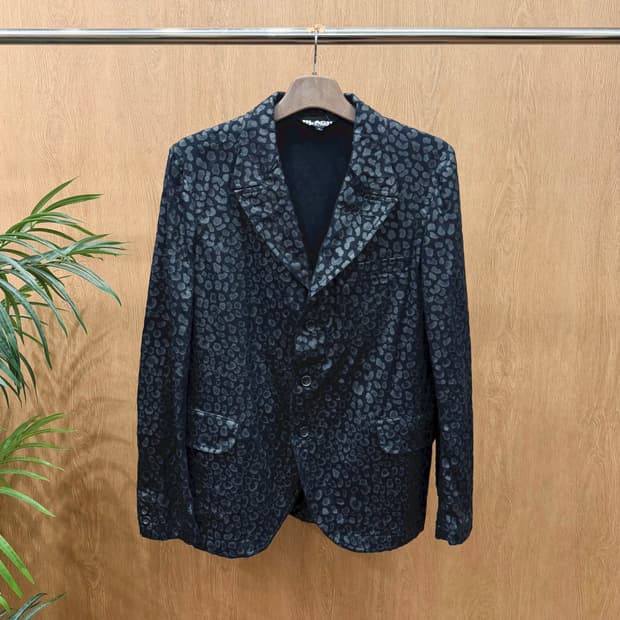 꼼데가르송 블랙 코튼 테일러드 자켓 레오파드 패턴 싱글 버튼 디테일 블랙