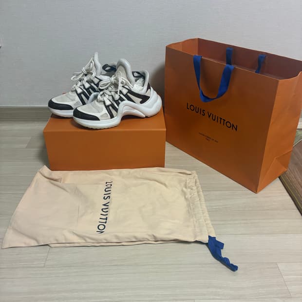 루이비통 아치라이트 36.5 (245) 정품