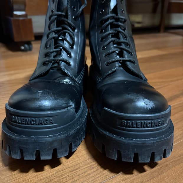 발렌시아가 스트라이크 부츠