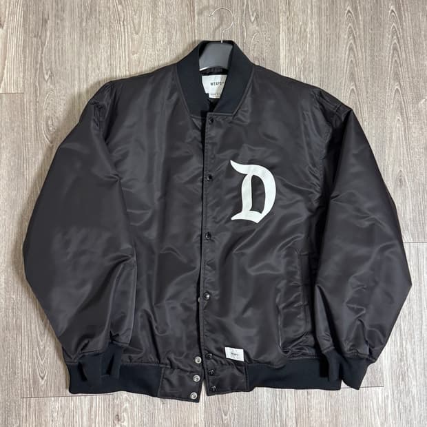 더블탭스 봄버자켓