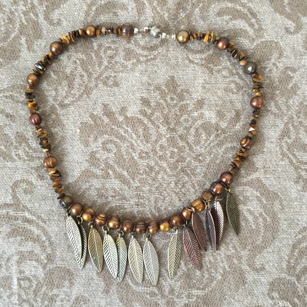  feather pendent necklace