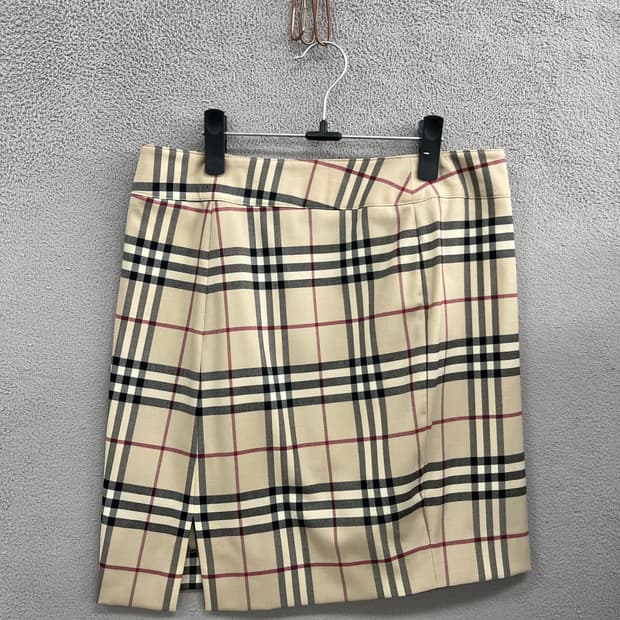 버버리 스커트