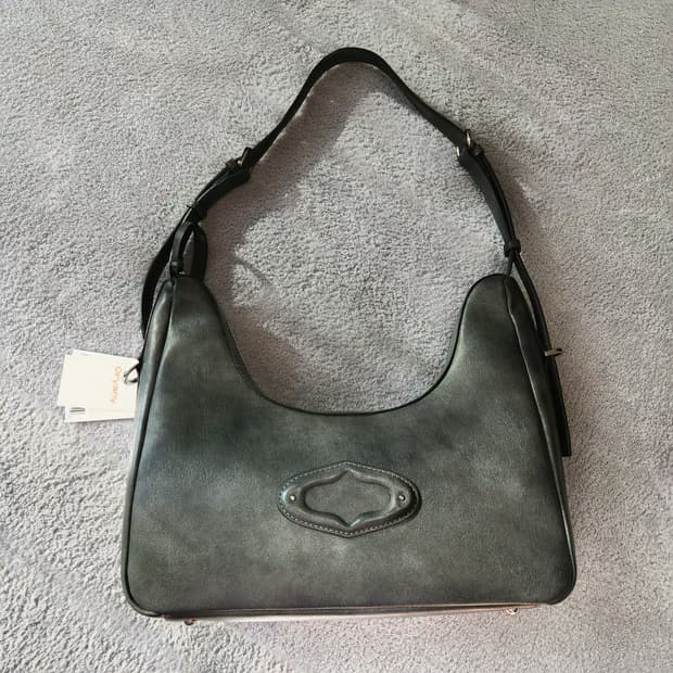 오야니 글램 숄더백 차콜 미사용 새제품