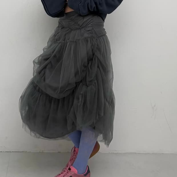 그레이 비대칭 셔링 레이스 롱 스커트