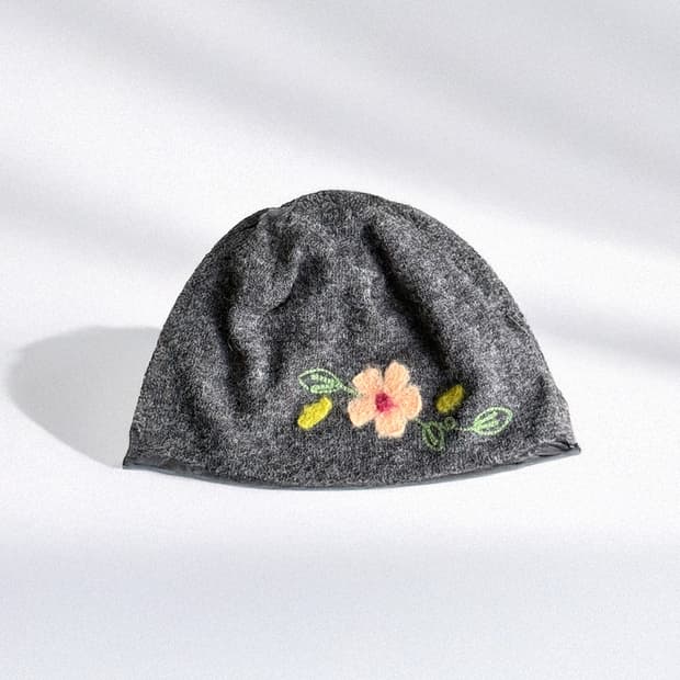 모리의 꽃자수 비니 (GREY)