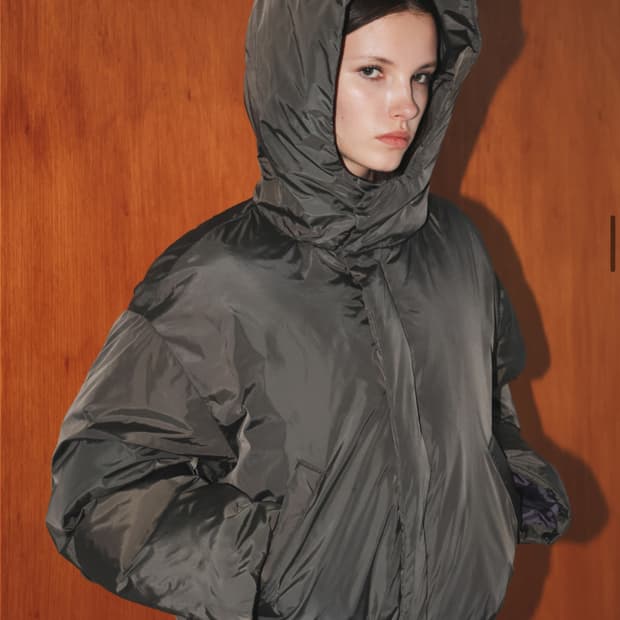 더베를린 덕다운 미니멀 패딩 챠콜