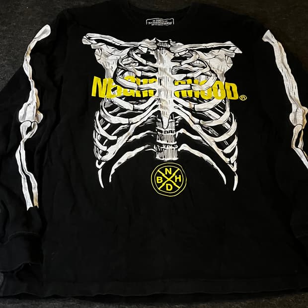 네이버후드 본즈 아나토미 티셔츠 M 사이즈