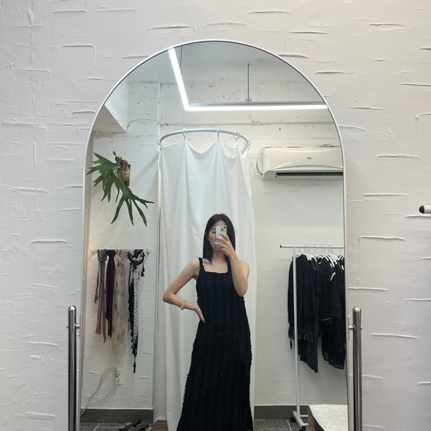 라인 포인트 블랙 롱 원피스