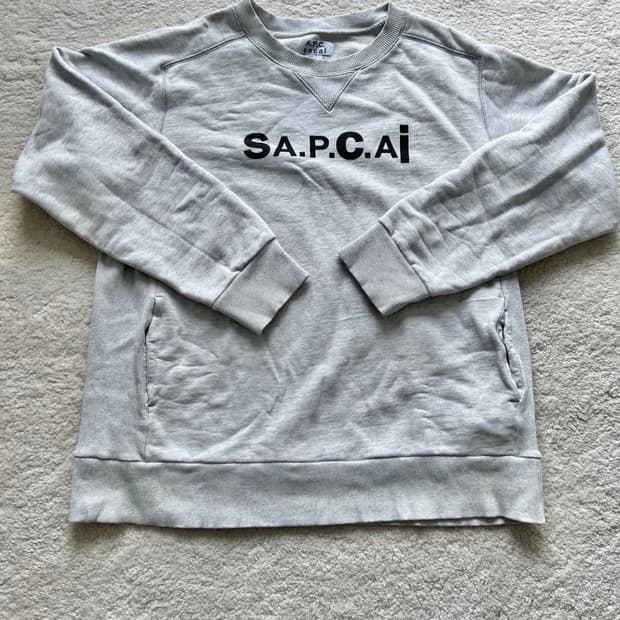 사카이 x A.P.C 콜라보 그레이 맨투맨