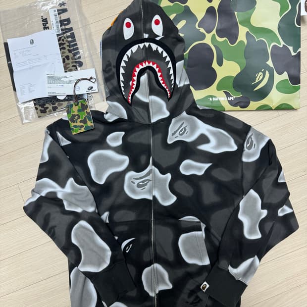 베이프 후드집업(홍콩 직구)+진품 인증서