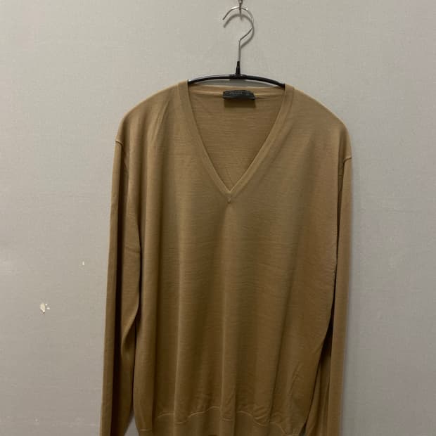 프라다 브이넥 니트 48size 새상품