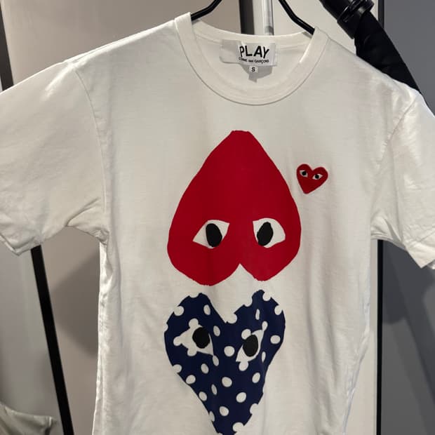 꼼데가르송 플레이 티셔츠