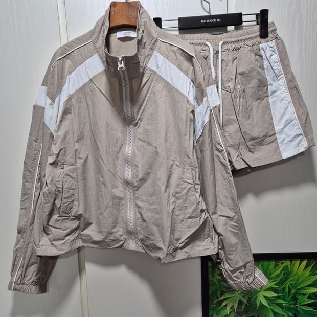 (세일)(새상품) 트레이닝 셋업 상의/반바지