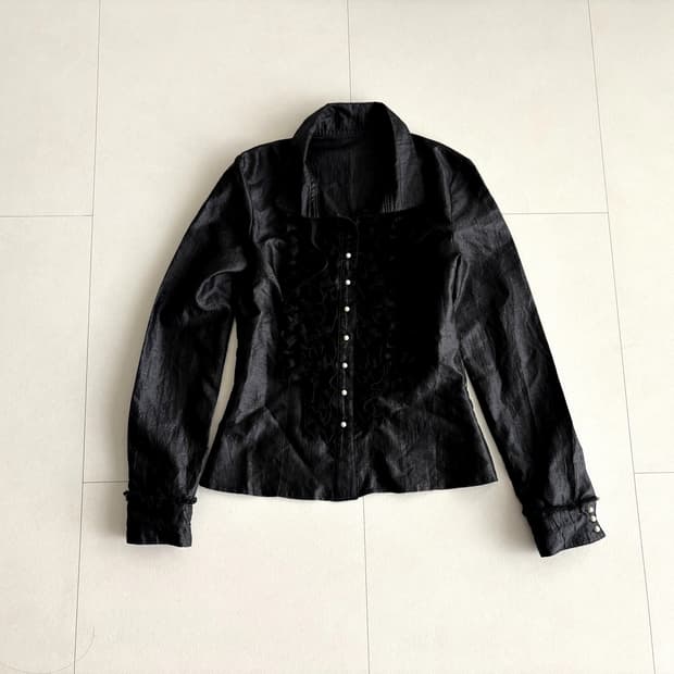 pearl button ruffle shirt