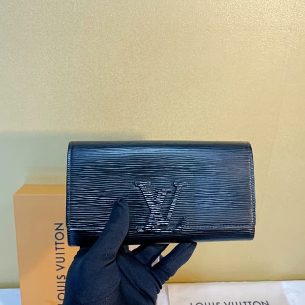 루이비통 블랙 에삐 루이즈 월릿 장지갑 