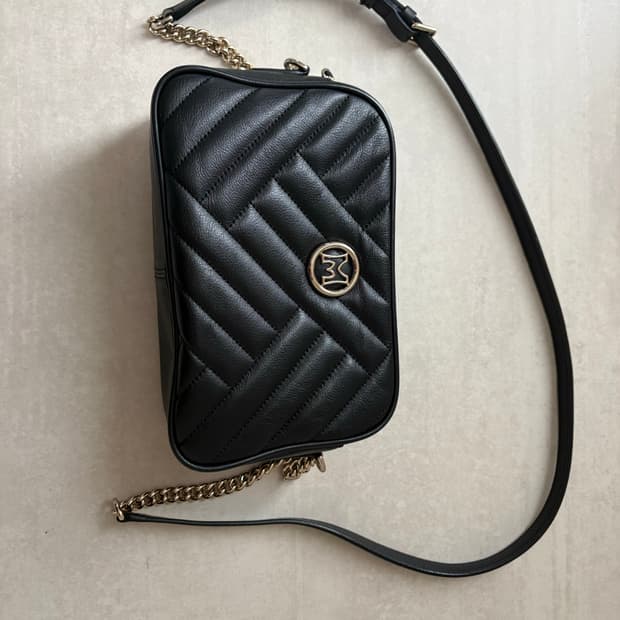 메트로시티 퀄팅 카메라백