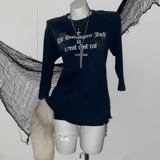 ꒰ঌ JOSP 스컬 고딕 레터링 롱슬리브 ໒꒱