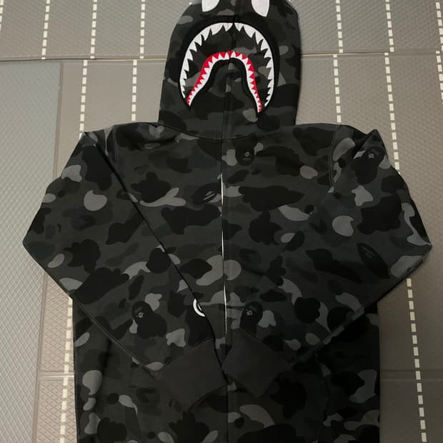 베이프 흑계 후드집업 s사이즈