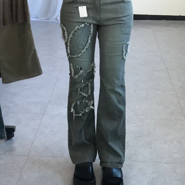 Grunge patch point pants