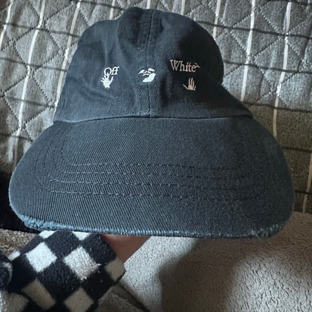 오프화이트 볼캡 새제품
