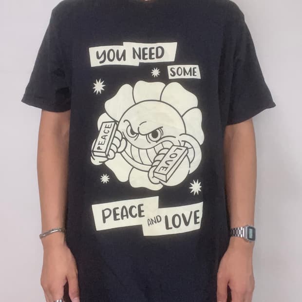 'PEACE AND LOVE' 그래픽 티셔츠