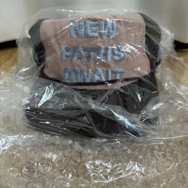 우즈 알렉스조노 모자