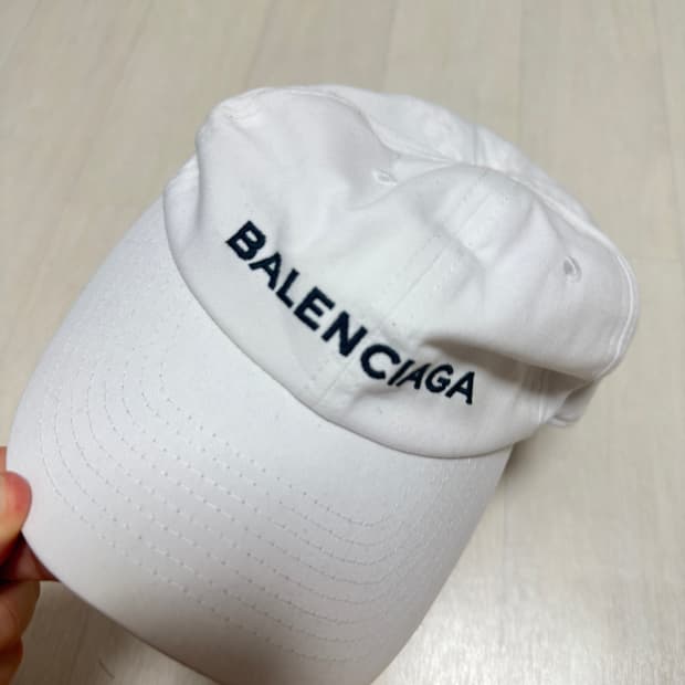 발렌시아가 모자