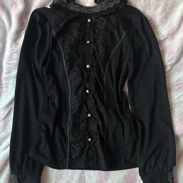 엑시즈팜 오네갸루 고스로리 블랙 블라우스