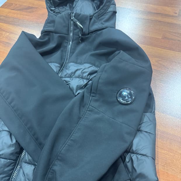 CP컴퍼니 하이브리드 경량자켓