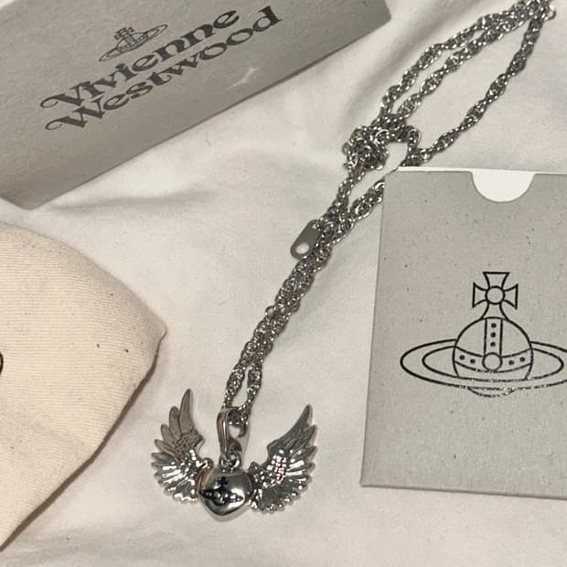 비비안웨스트우드 하트 엔젤 윙 목걸이
