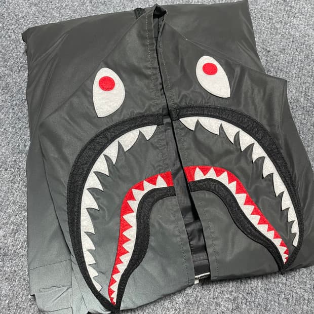 베이프 리플렉터 샤크자켓 #샤크 #리플렉티브 #샤크 #챠콜