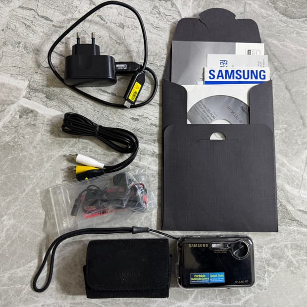 삼성 VLUU i8 디지털 카메라 (상태좋아요)