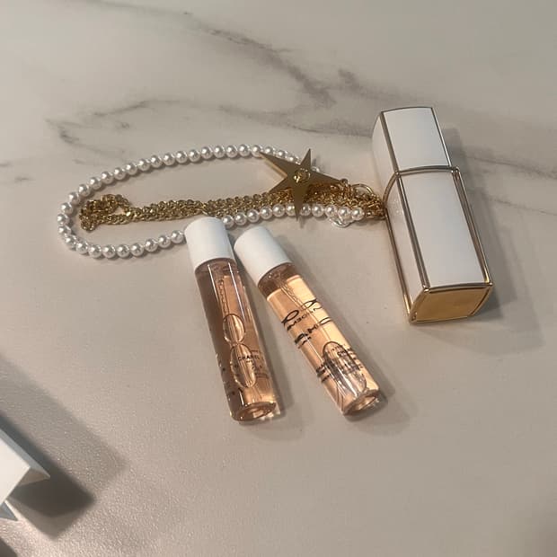 2025한정판 샤넬 코코마드모아젤 펄스 스프레이 진주 키링향수