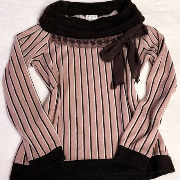 (이체시에눌) axes femme 엑시즈팜 초코딸기맛 리본 오프숄더 티 